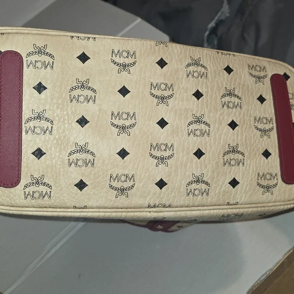 MCM TOTE - Picture 3 of 5